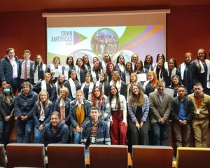 Fotografía de las graduadas del proyecto "Esencia mujer al volante"