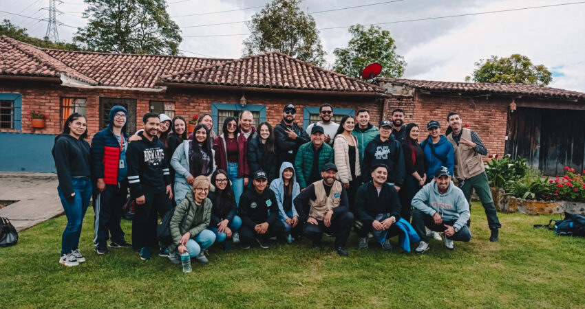 Asistentes a jornada de siembra 2025